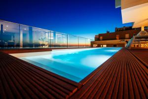Bazén v ubytování Dedaj Resort - Villa Tina nebo v jeho okolí