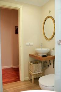 Kúpeľňa v ubytovaní Apartamento con Terraza y Piscina, Baiona