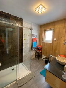 A bathroom at Alpenapartments Steiermark Még 37 kép