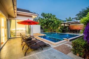 Hồ bơi trong/gần 3 Bedroom Exclusive Private Pool Villa Smooth as Silk