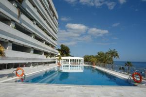 A piscina localizada em Marina Mariola by Coral Beach ou nos arredores