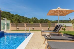 Bazén v ubytování Amelia Residence nebo v jeho okolí + 31 fotografií