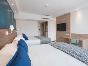 Cama ou camas em um quarto em Salinas Maceio All Inclusive Resort
