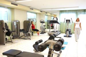 Fitness centrum a/nebo fitness zařízení v ubytování Hotel Der Stockinger