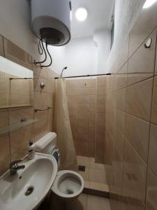 Vannas istaba naktsmītnē Apartmani Sarti Banja Luka