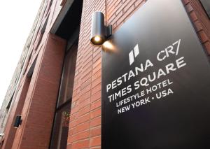 Certifikát, hodnocení, plakát nebo jiný dokument vystavený v ubytování Pestana CR7 Times Square + 37 fotografií