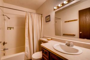 Bilik mandi di Unique, Mountain 4 Br Condo Condo