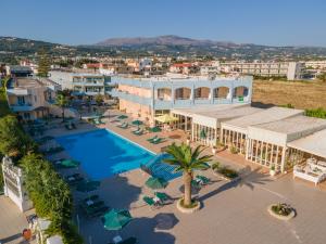 Bazén v ubytovaní Hotel Kathrin Beach alebo v jeho blízkosti