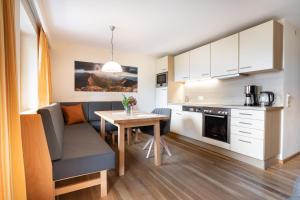 A kitchen or kitchenette at Appartements Hochlega
