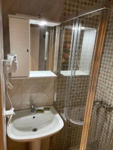 Ένα μπάνιο στο 13 Brothers Bungalows +20 φωτογραφίες