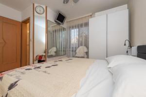 Afbeelding uit fotogalerij van Apartments Babin - Holly in Zadar