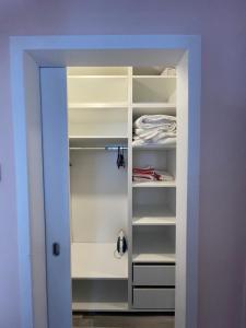 Gallery image of SoHo Apartment Fagaras - 1 Bedroom & Extensible Couch in Făgăraş
