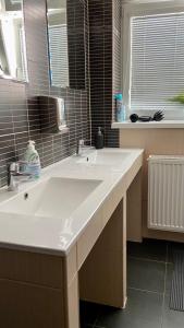 Ванна кімната в Unique Contactless Self Check-In Accommodation Schöndorf