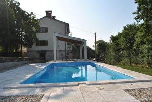 Bazén v ubytování Villa Rožica nebo v jeho okolí