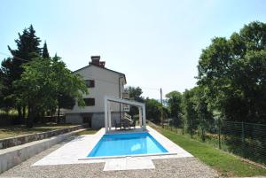 Bazén v ubytování Villa Rožica nebo v jeho okolí