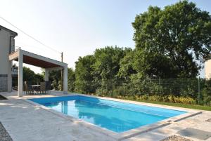 Bazén v ubytování Villa Rožica nebo v jeho okolí