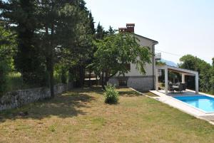 Bazén v ubytování Villa Rožica nebo v jeho okolí