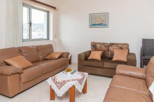 Imagen de la galería de Marmari Beach View, en Marmarion 25 fotos más