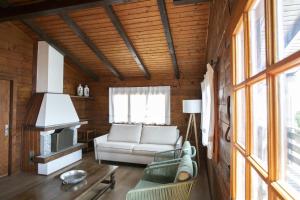 A seating area at IseoLakeRental - Villa Alessandra