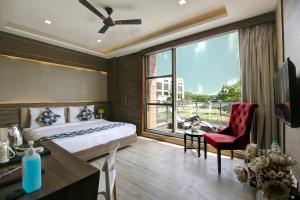 TV a/nebo společenská místnost v ubytování Southwest Inn - Boutique Hotel