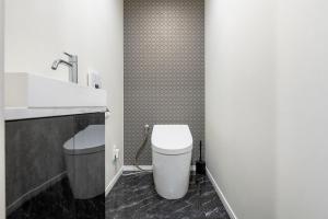 Um banheiro em NC Square Shinjuku -All Suite Residence-
