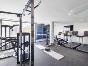 Fitness centrum a/nebo fitness zařízení v ubytování Rydges Ringwood