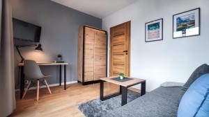 Część wypoczynkowa w obiekcie Wrocławska Two Bedroom Apartment