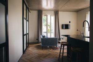 Seating area sa Dudok Studio's Arnhem-Oosterbeek