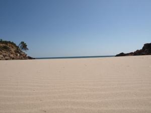 Fotografie z fotogalerie ubytování Near the beach, 8 bedrooms, sleeps 22, Jacuzzi, Full AC, BBQ, 2 kitchens, 2 dishwashers, fast internet, ping pong, cars not necessary v destinaci Les tres Cales