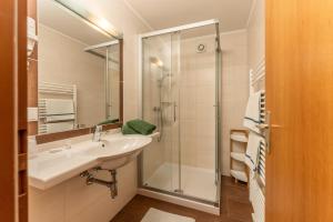 Koupelna v ubytování Hotel Starchlhof + 37 fotografií