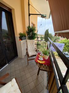 A balcony or terrace at B&B Ares Castel Baronia