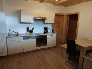 A kitchen or kitchenette at Goserhof