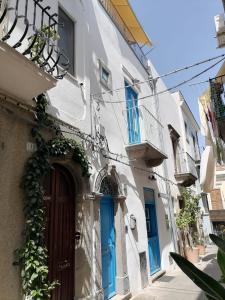 The building in which the holiday home is located