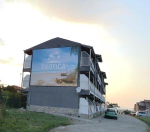 Budova, kde se hotel nachází