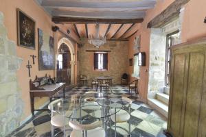 ห้องอาหารหรือที่รับประทานอาหารของ Casa Palacio el Caballero de Malta