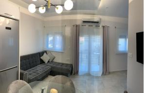 The Nest Apartment tesisinde bir oturma alanı