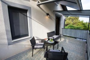 Balkón alebo terasa v ubytovaní Apartmani Nena i Branko