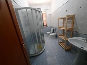 A bathroom at Casa Violetta