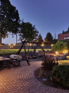 Ogród w obiekcie Apartament w lesie