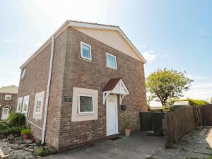 Bygningen som feriehuset ligger i + 14 billeder