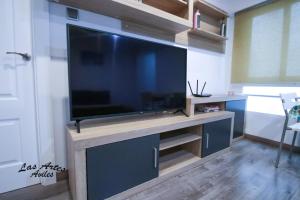 En TV eller et underholdningssystem på Piso las Artes