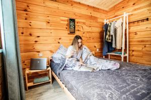 Снимка в галерията на Bear and Berry Eco-Hotel в Cheposh