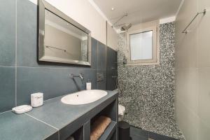 A bathroom at Owl Villas