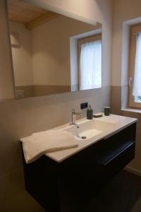 A bathroom at Cësa Gredine