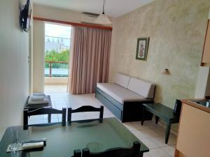 A seating area at Zannis Hotel