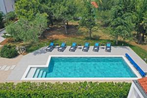Bazén v ubytování Apartment in Casa Porta Luna, Gajac, Novalja nebo v jeho okolí