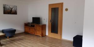 Fotografie z fotogalerie ubytování Großzügiges Chalet mit Infrarotkabine in Lengdorf v destinaci Lengdorf