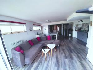 Fotografie z fotogalerie ubytování Gîte du marié à 7mn du puy du F0U v destinaci Chambretaud + 14 fotografií