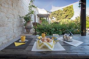 Φαγητό σε αυτό το διαμέρισμα ή κάπου εκεί κοντά