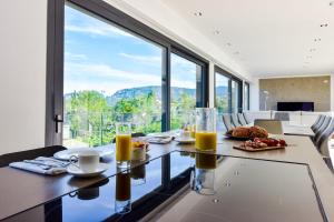 Jídlo v vily nebo okolí + 44 fotografií